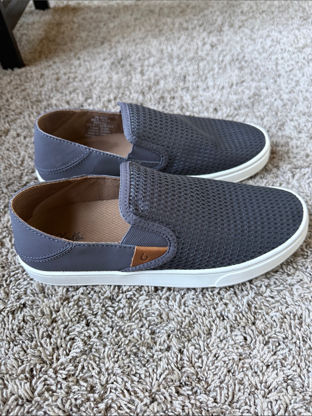 Euc OluKai Pehuea womens size 7.5 ahoes